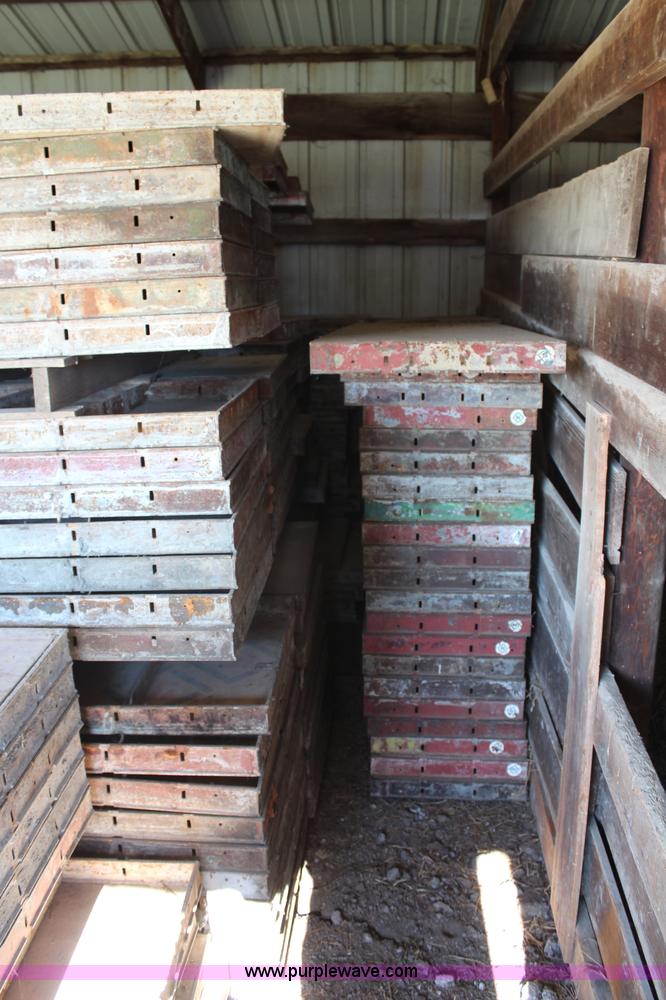 image for item AU9181 Symons concrete forms and hardware