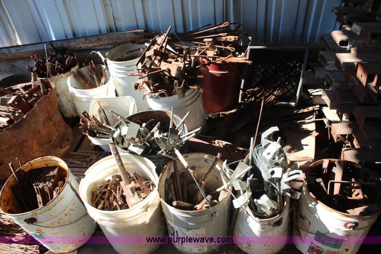 image for item AU9181 Symons concrete forms and hardware