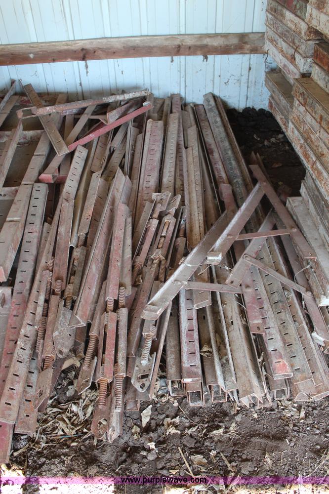 image for item AU9181 Symons concrete forms and hardware