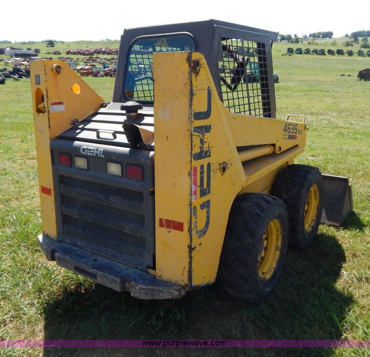 image for item B5811 2001 Gehl SL4635 skid steer