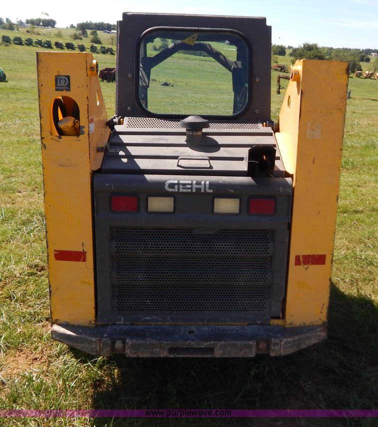 image for item B5811 2001 Gehl SL4635 skid steer