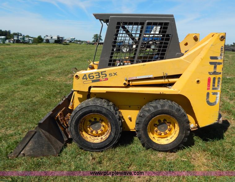image for item B5811 2001 Gehl SL4635 skid steer