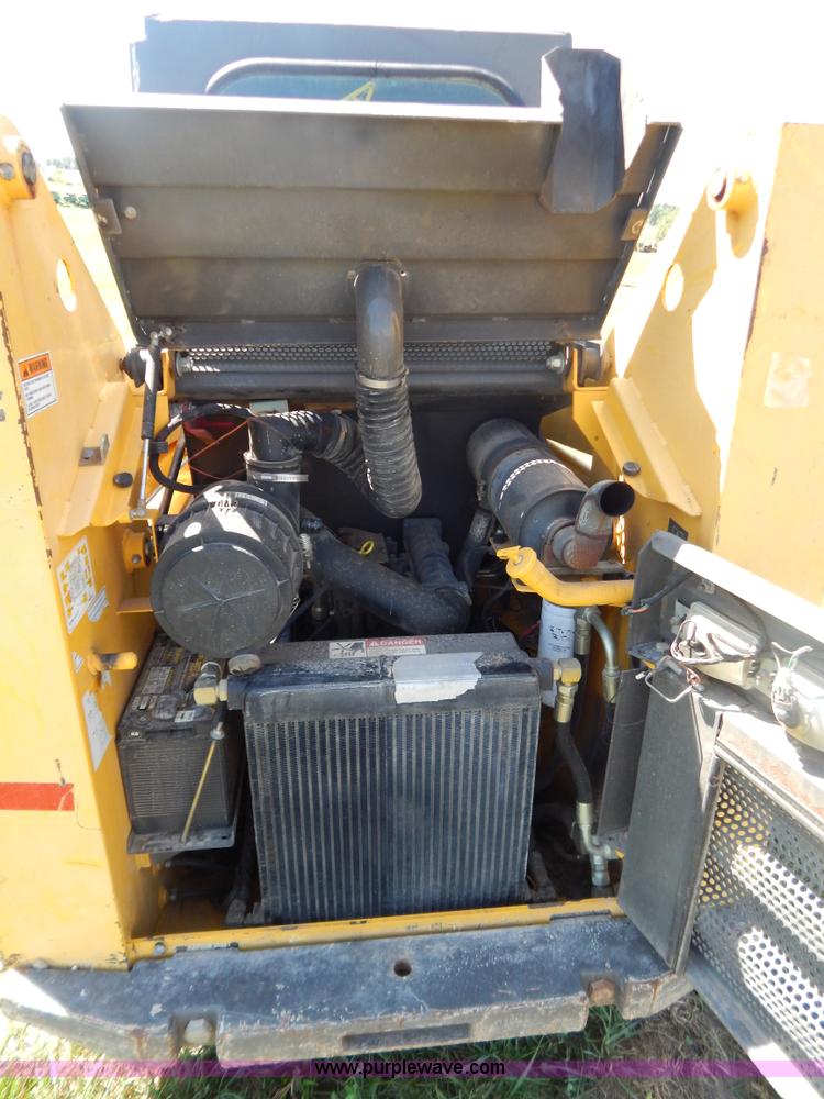 image for item B5811 2001 Gehl SL4635 skid steer