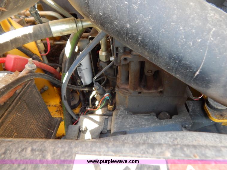 image for item B5811 2001 Gehl SL4635 skid steer