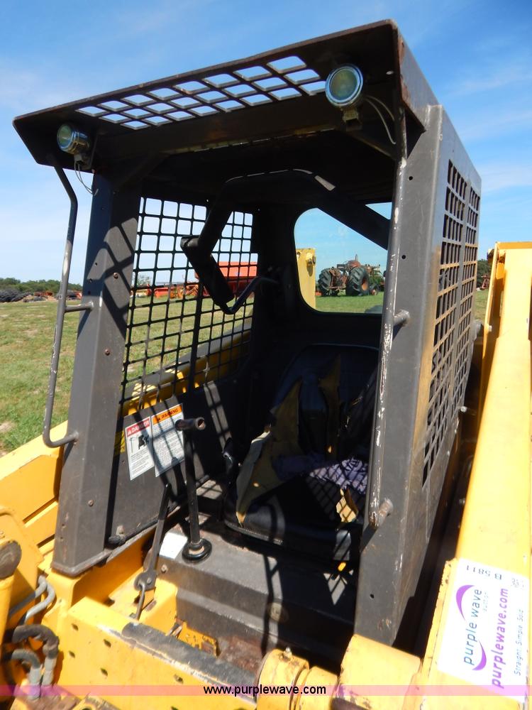 image for item B5811 2001 Gehl SL4635 skid steer