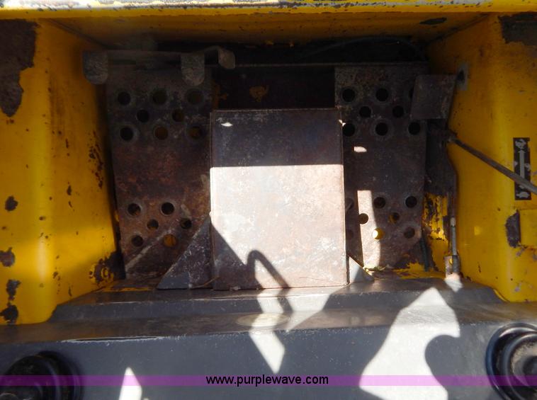 image for item B5811 2001 Gehl SL4635 skid steer