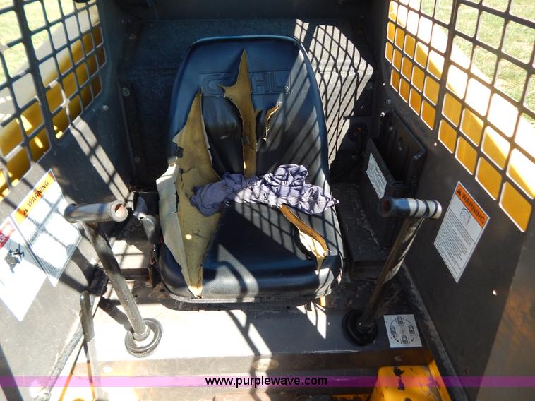 image for item B5811 2001 Gehl SL4635 skid steer