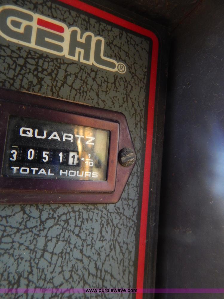 image for item B5811 2001 Gehl SL4635 skid steer