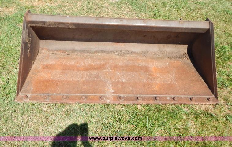 image for item B5811 2001 Gehl SL4635 skid steer