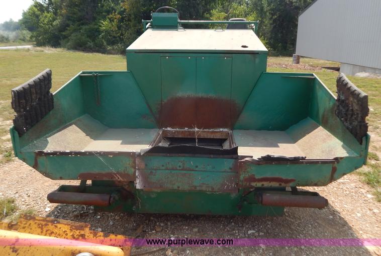 image for item B5829 Barber Greene BG200 paver