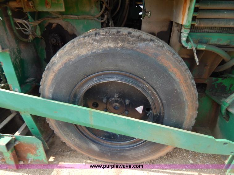 image for item B5829 Barber Greene BG200 paver