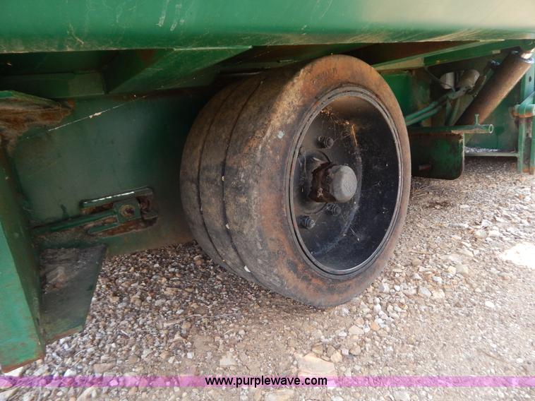 image for item B5829 Barber Greene BG200 paver