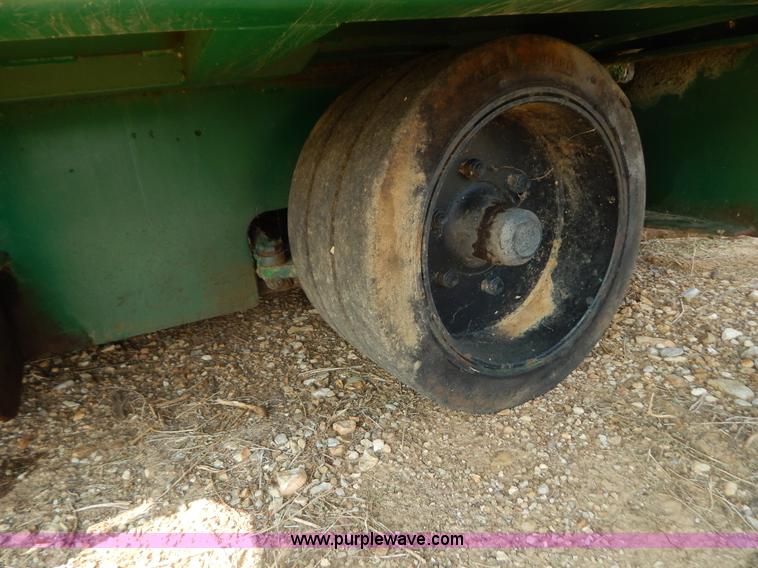 image for item B5829 Barber Greene BG200 paver