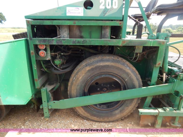 image for item B5829 Barber Greene BG200 paver