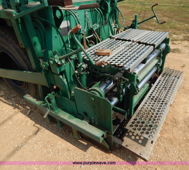 image for item B5829 Barber Greene BG200 paver