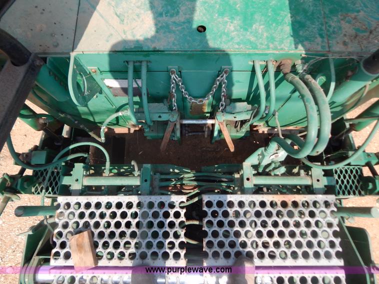 image for item B5829 Barber Greene BG200 paver