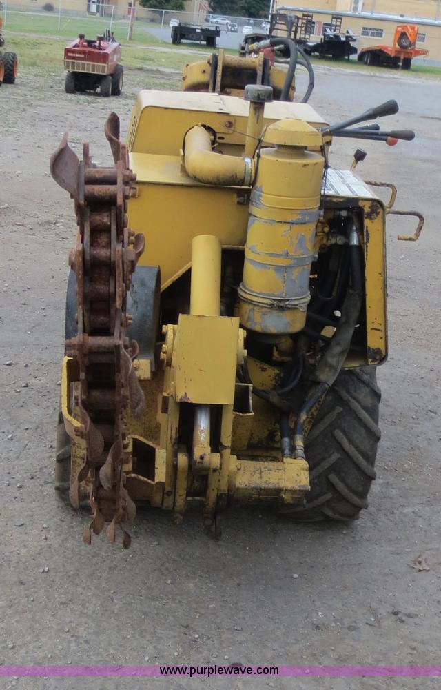 image for item D5923 Vermeer LM40 cable plow