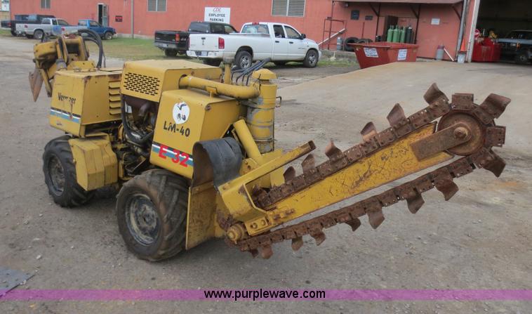 image for item D5923 Vermeer LM40 cable plow