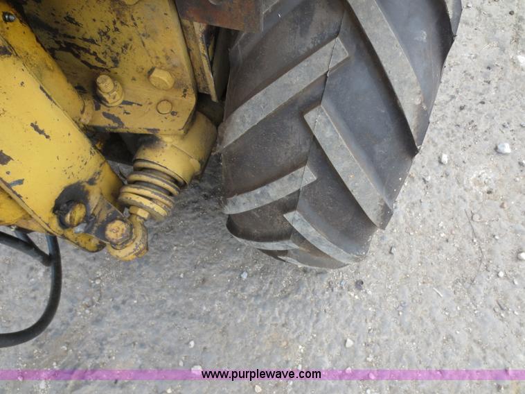 image for item D5923 Vermeer LM40 cable plow