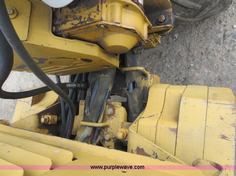 image for item D5923 Vermeer LM40 cable plow