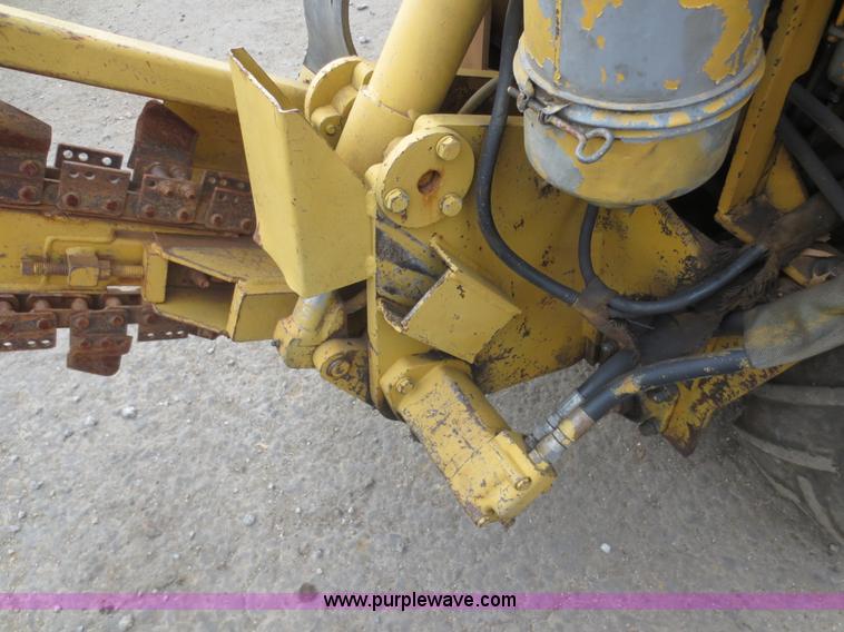 image for item D5923 Vermeer LM40 cable plow