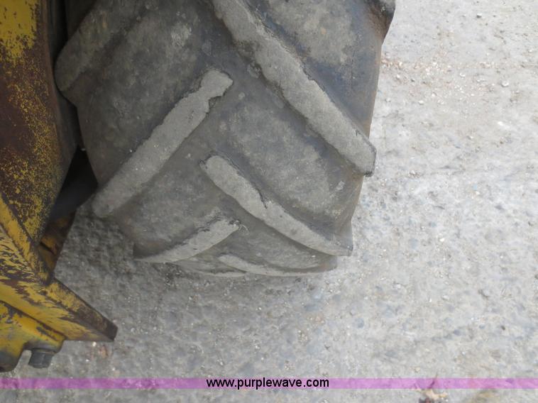 image for item D5923 Vermeer LM40 cable plow