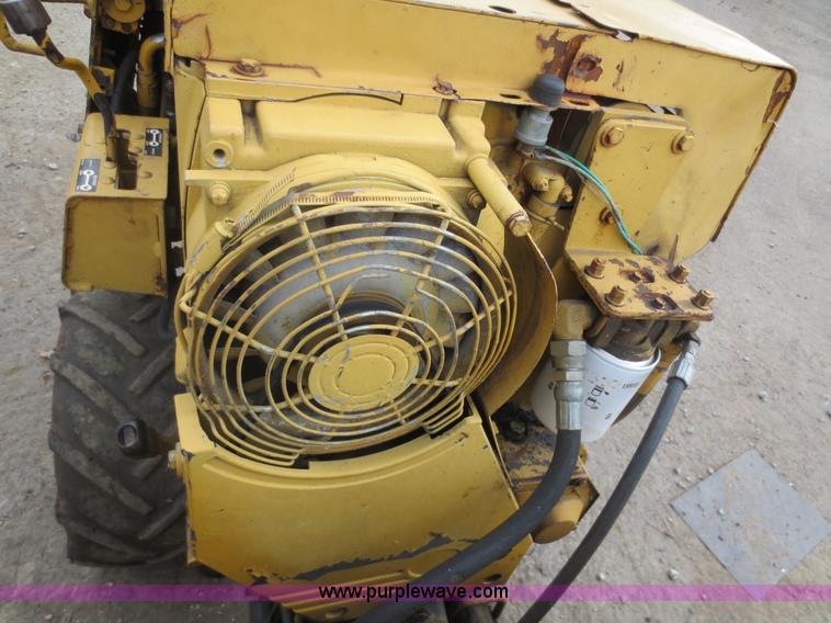 image for item D5923 Vermeer LM40 cable plow