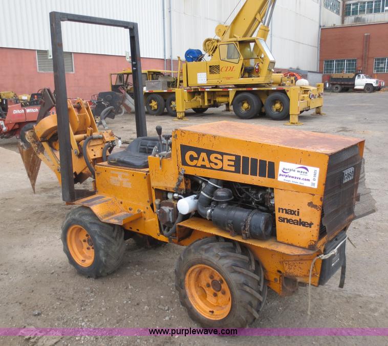 image for item D5925 1982 Case Maxi Sneaker articulated cable plow