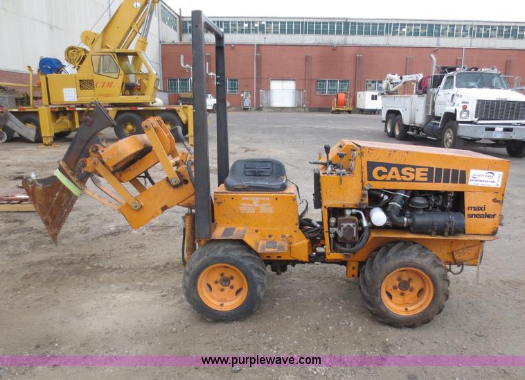 image for item D5925 1982 Case Maxi Sneaker articulated cable plow