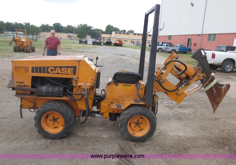 image for item D5925 1982 Case Maxi Sneaker articulated cable plow