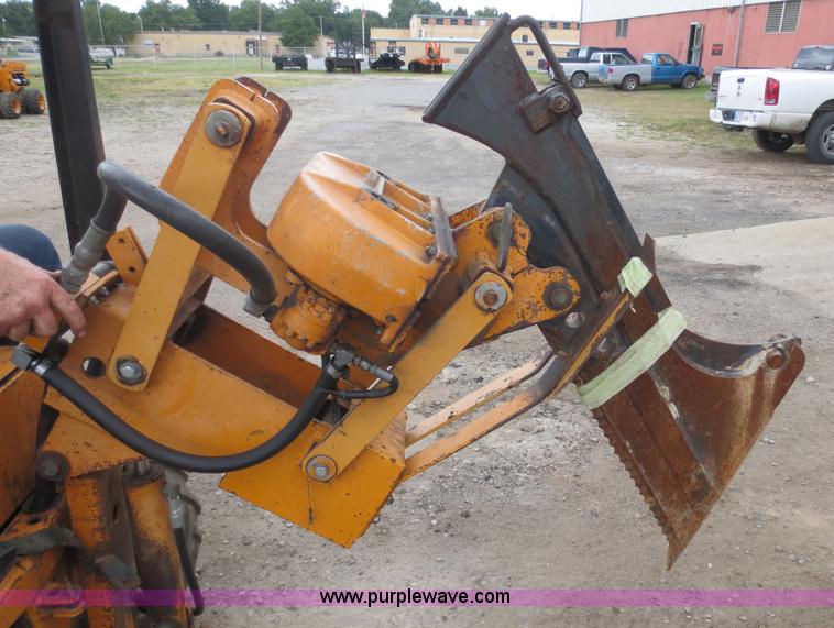 image for item D5925 1982 Case Maxi Sneaker articulated cable plow