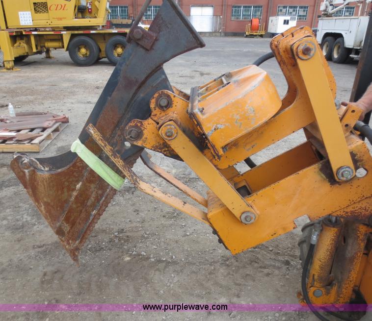 image for item D5925 1982 Case Maxi Sneaker articulated cable plow