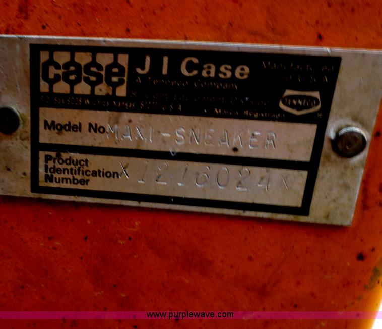 image for item D5925 1982 Case Maxi Sneaker articulated cable plow