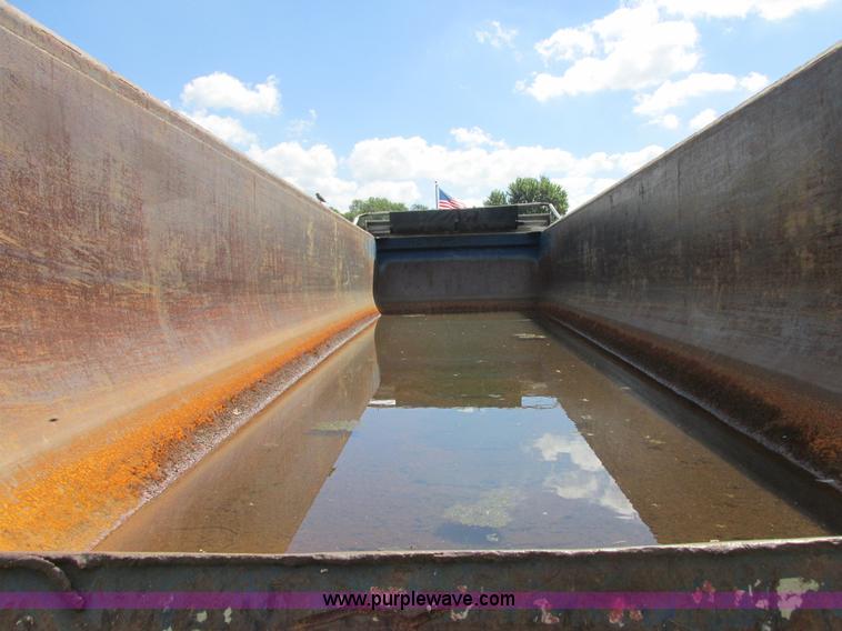 image for item E7353 2008 Trailstar 28' dump trailer