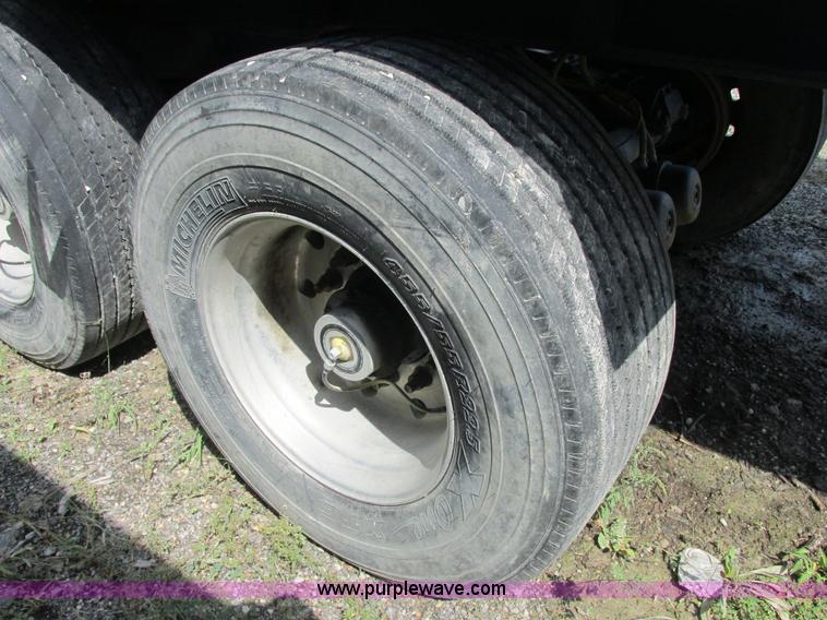 image for item E7353 2008 Trailstar 28' dump trailer