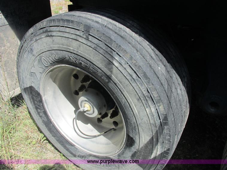 image for item E7353 2008 Trailstar 28' dump trailer