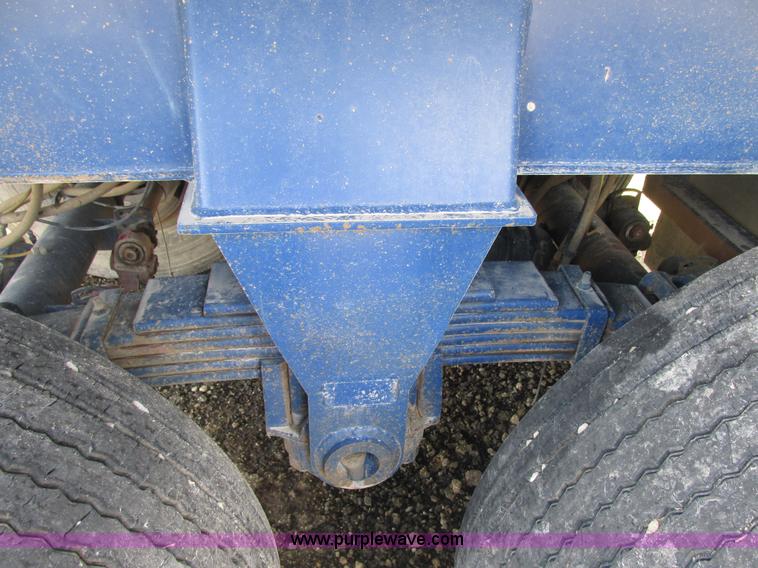 image for item E7353 2008 Trailstar 28' dump trailer