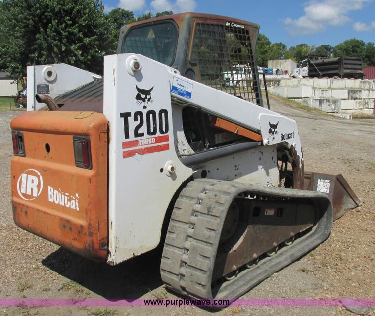 image for item E7354 2001 Bobcat T200 track skid steer