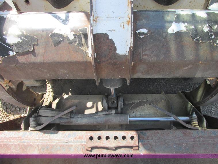 image for item E7354 2001 Bobcat T200 track skid steer