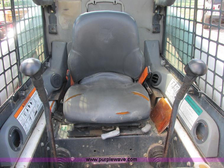 image for item E7354 2001 Bobcat T200 track skid steer