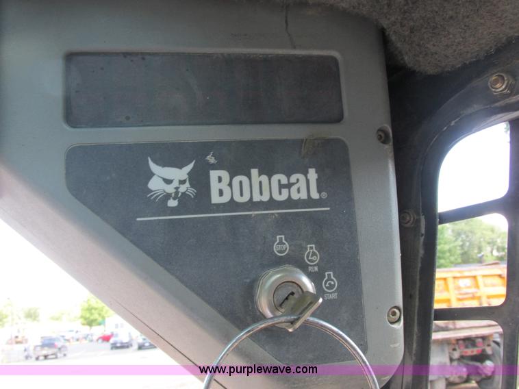image for item E7354 2001 Bobcat T200 track skid steer