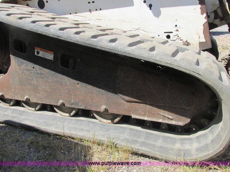 image for item E7354 2001 Bobcat T200 track skid steer