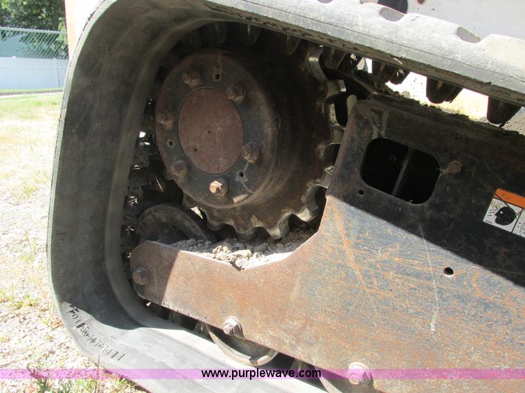 image for item E7354 2001 Bobcat T200 track skid steer