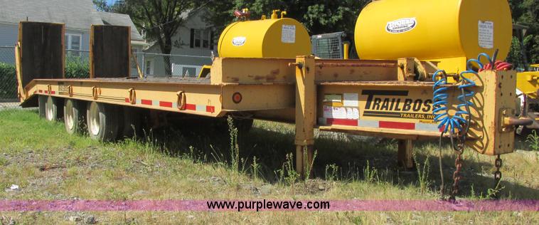 image for item E7358 2000 Trailboss triple axle tag trailer