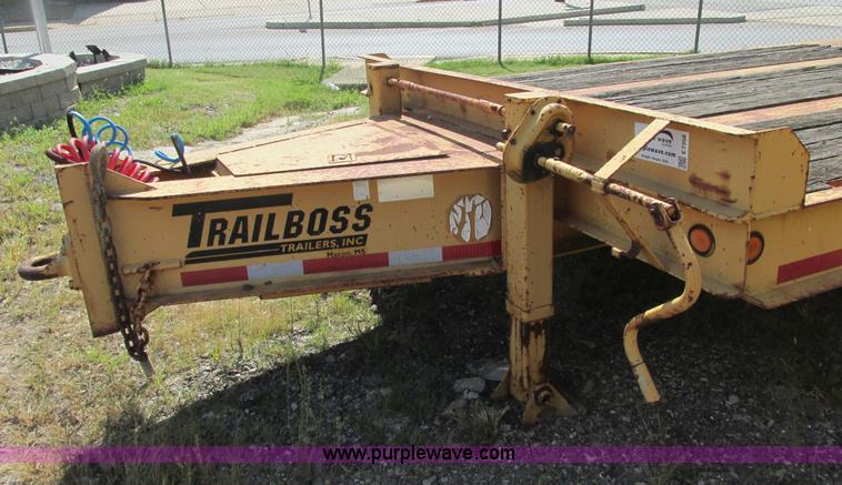 image for item E7358 2000 Trailboss triple axle tag trailer