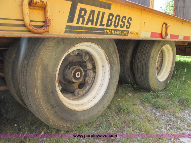image for item E7358 2000 Trailboss triple axle tag trailer