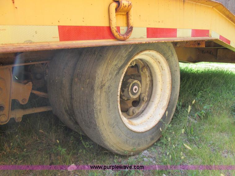 image for item E7358 2000 Trailboss triple axle tag trailer