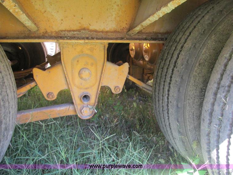 image for item E7358 2000 Trailboss triple axle tag trailer