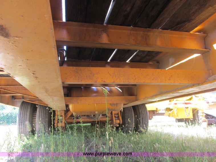 image for item E7358 2000 Trailboss triple axle tag trailer