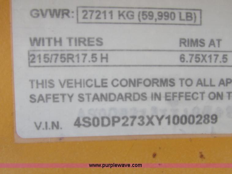 image for item E7358 2000 Trailboss triple axle tag trailer